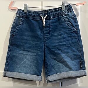NWOT Kenneth Cole Pull On Jean Shorts in Dark Wash Denim - Size 8